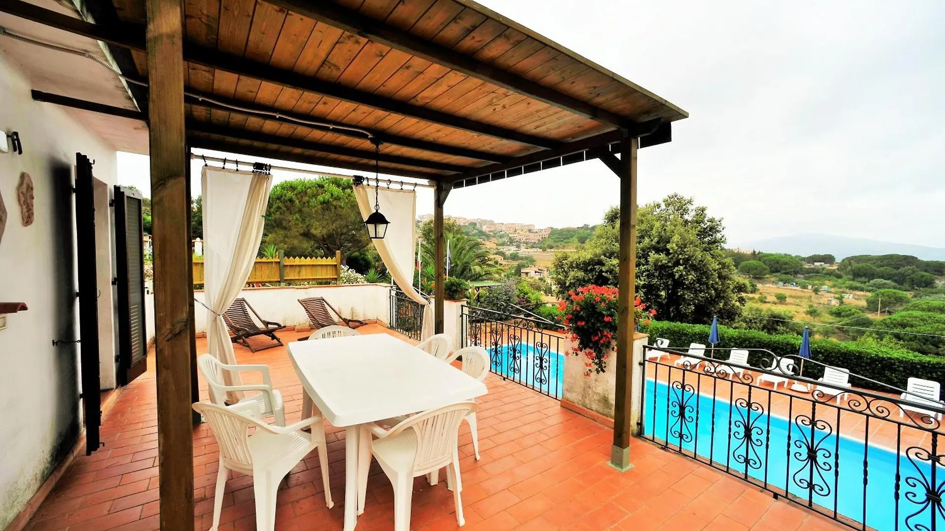 Holiday home Casale Fonte Di Rose Villa Capoliveri  Italy